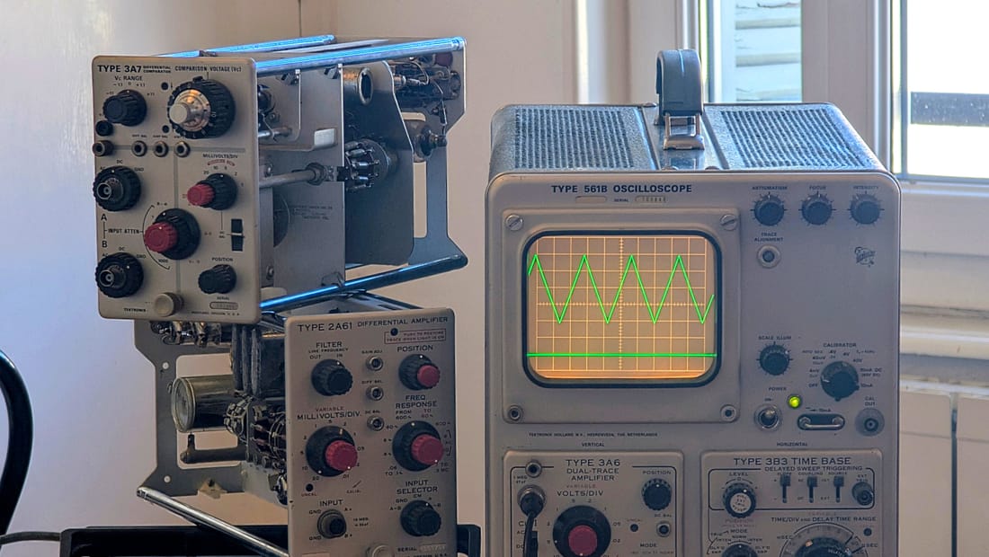 Oscilloscope Tektronix 561B et ses tiroirs